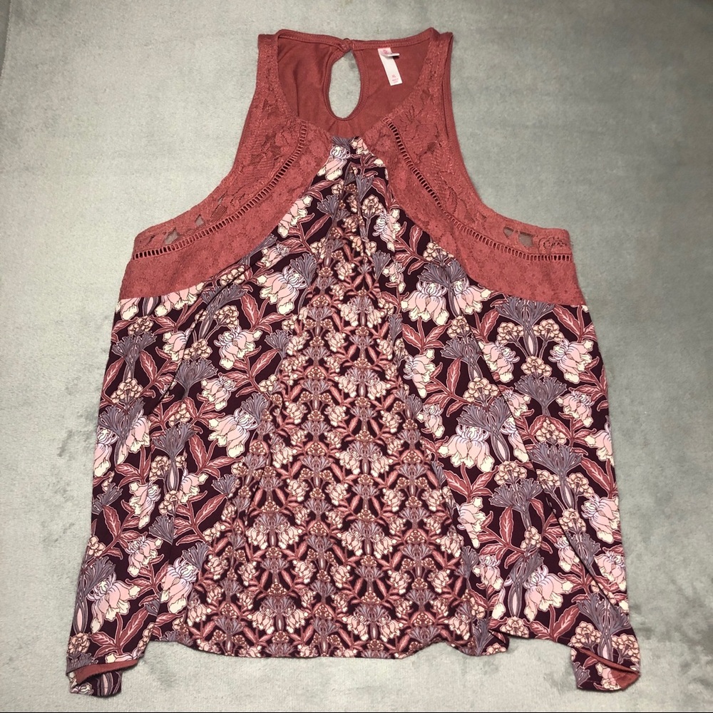 Tank with lace & flowers